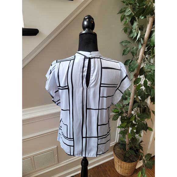 Nine West Blouse Women's Medium White Black Geometric Print Flutter Sleeve Top - Picture 3 of 11